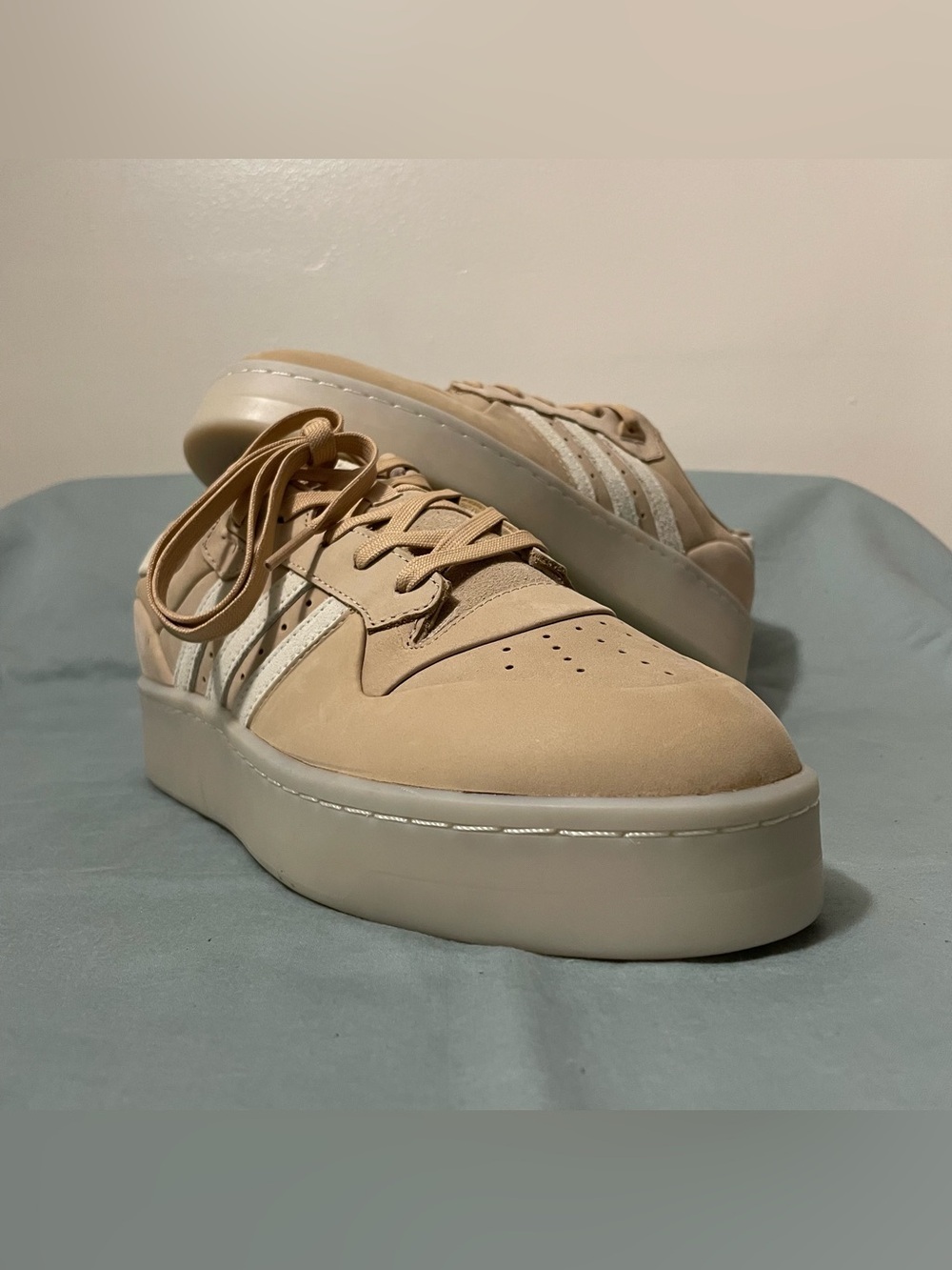 Adidas Rivalry Lux Low Magic Beige